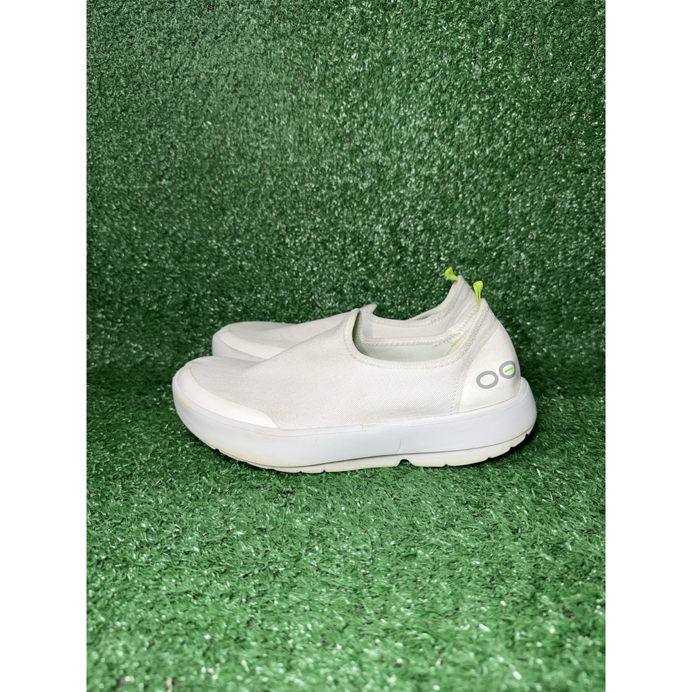 OOFOS Womens Size 7 Oomg eeZee Low Shoes White Loafers Recovery Slip On Sneakers - Picture 4 of 9
